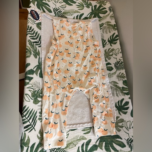 Bird & Bean peach romper - Picture 2 of 4